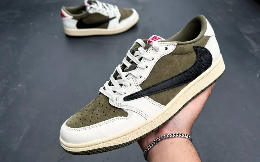 Travis Scott Medium Olive